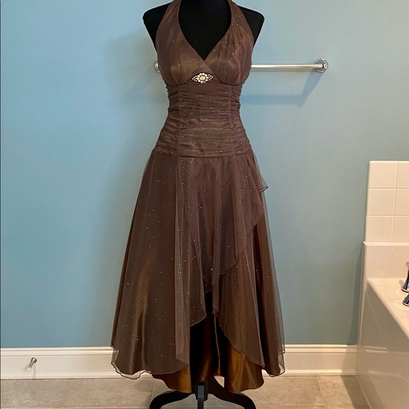 Masquerade. Used brown sparkling dress, corset back and rhinestone embellishment - Picture 5 of 6